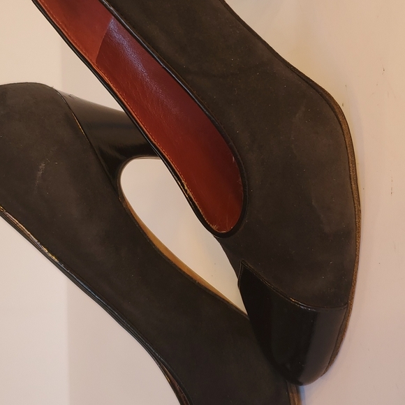 Vintage Yves Saint Laurent Designer Black Suede / Patent Cap Toe Pumps - Size 8N - Picture 7 of 16